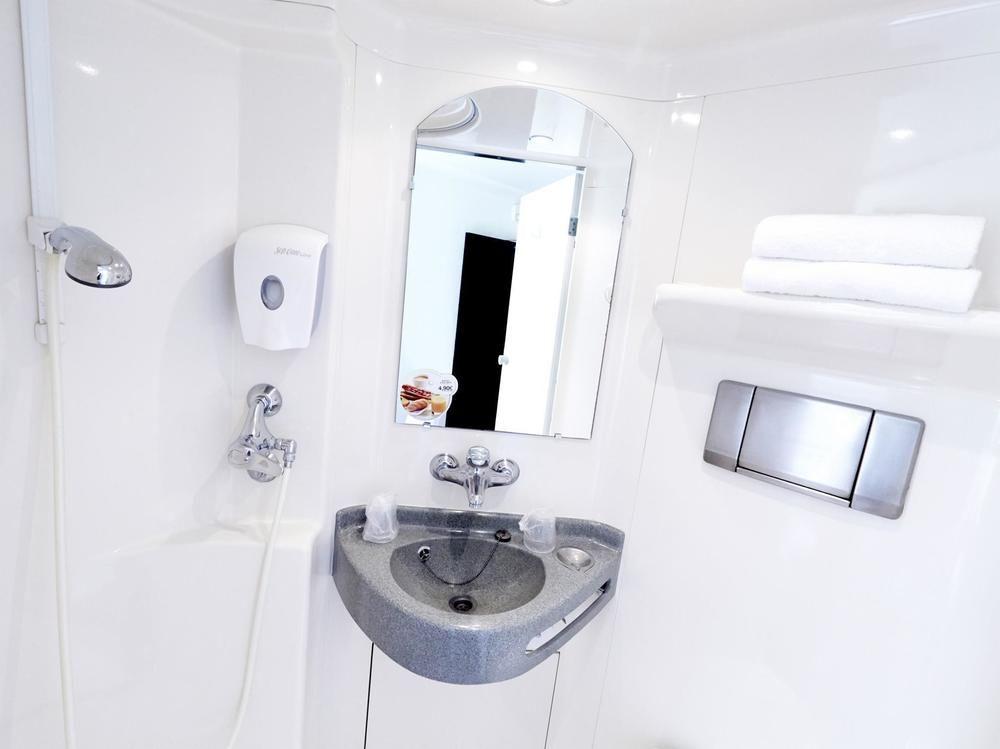 Hotel F1 Lyon Genay Massieux מראה חיצוני תמונה