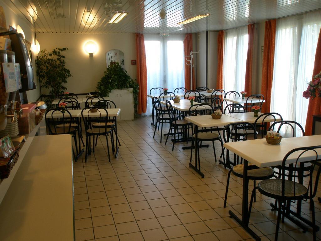 Hotel F1 Lyon Genay Massieux מסעדה תמונה